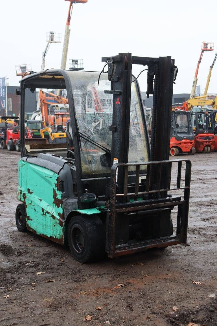 Frontstapler du type Mitsubishi FB35N, Gebrauchtmaschine en Antwerpen (Photo 8)