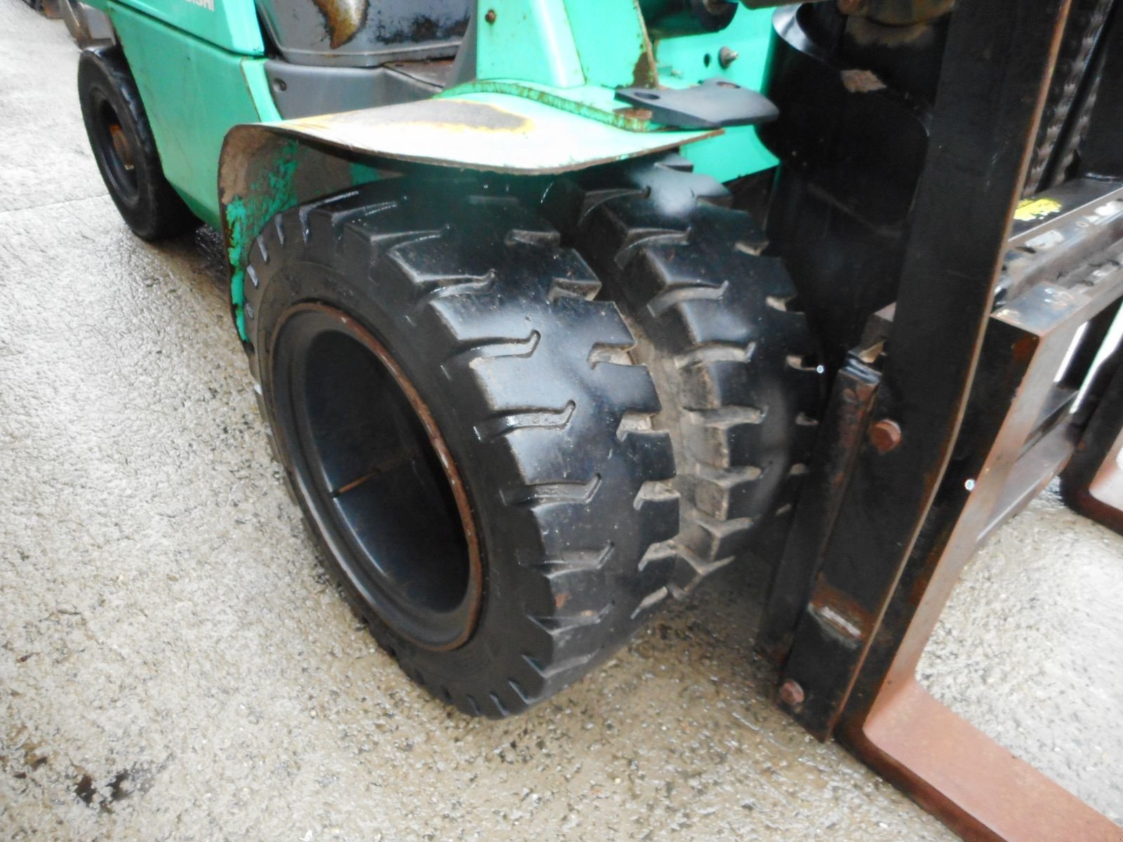 Frontstapler от тип Mitsubishi FD30 Triplex 4,7m + SS + Zwillingsreifen, Gebrauchtmaschine в St. Nikolai ob Draßling (Снимка 13)