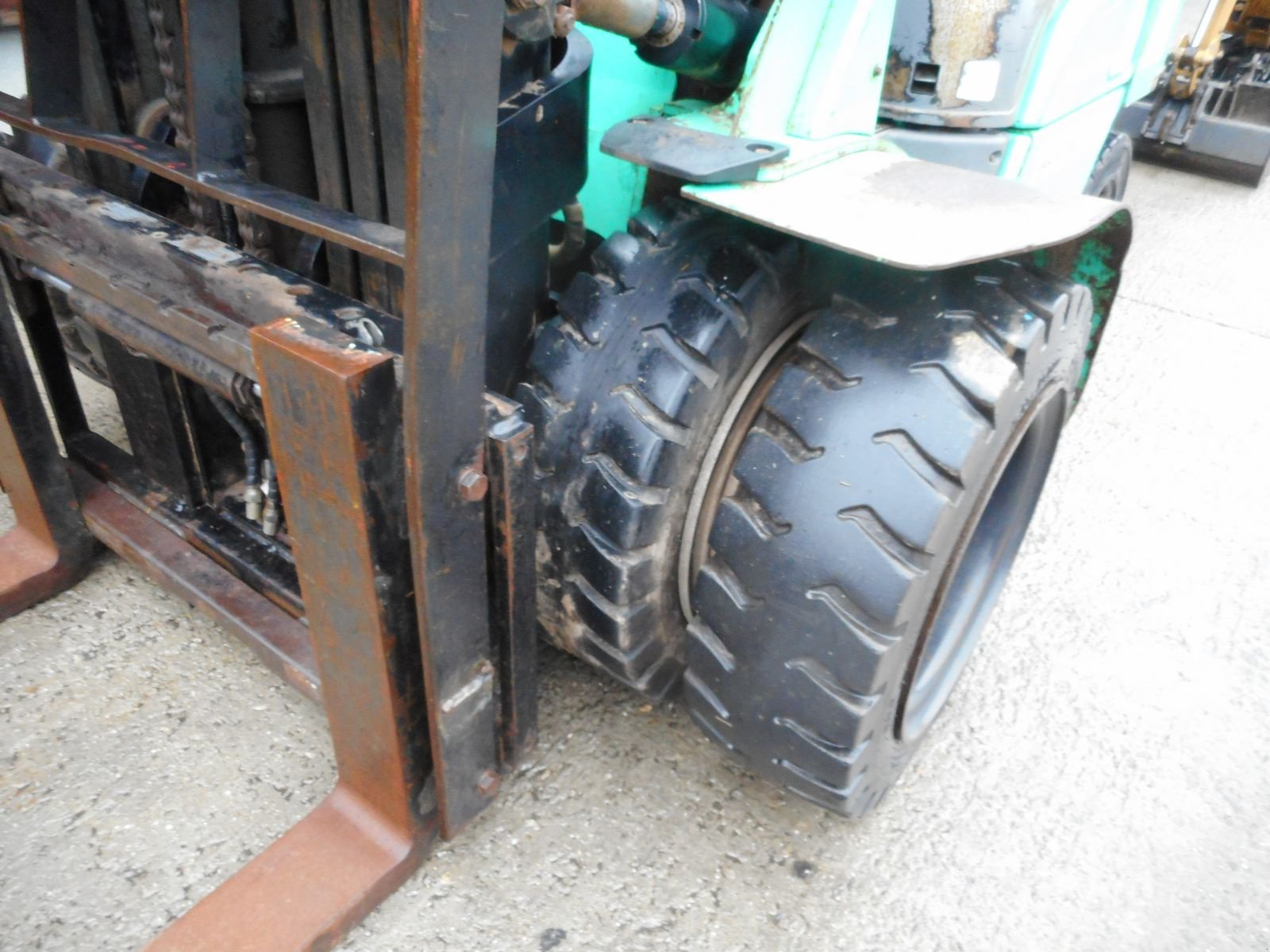 Frontstapler от тип Mitsubishi FD30 Triplex 4,7m + SS + Zwillingsreifen, Gebrauchtmaschine в St. Nikolai ob Draßling (Снимка 11)