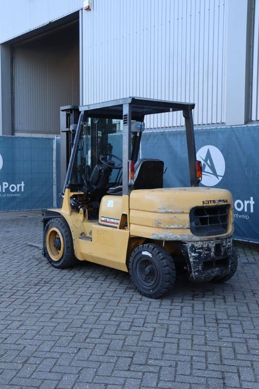Frontstapler del tipo Mitsubishi FD30, Gebrauchtmaschine In Antwerpen (Immagine 4)
