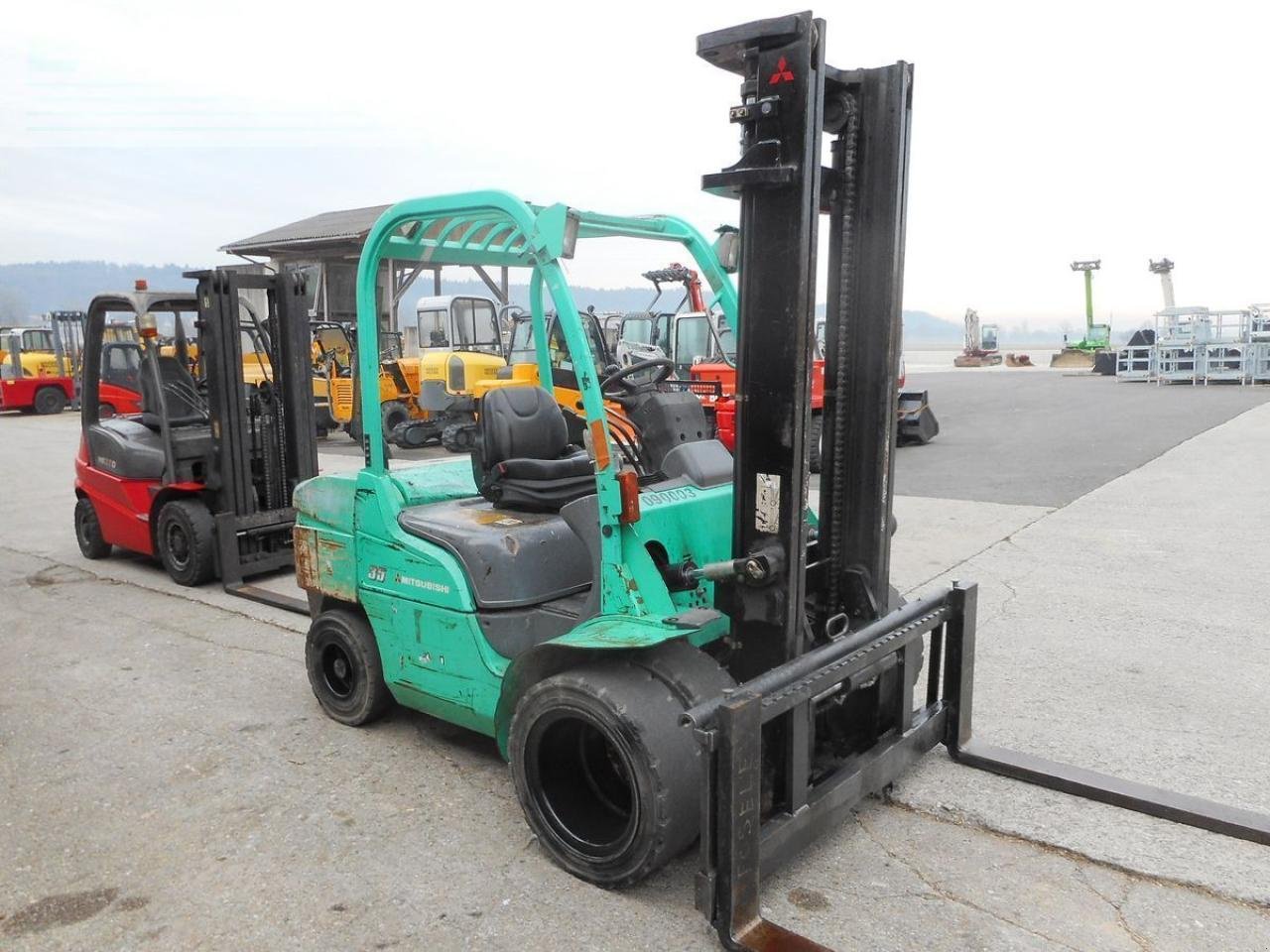 Frontstapler des Typs Mitsubishi fd35n mit zwillingreifen und breiten gabelträger, Gebrauchtmaschine in ST. NIKOLAI/DR. (Bild 5)