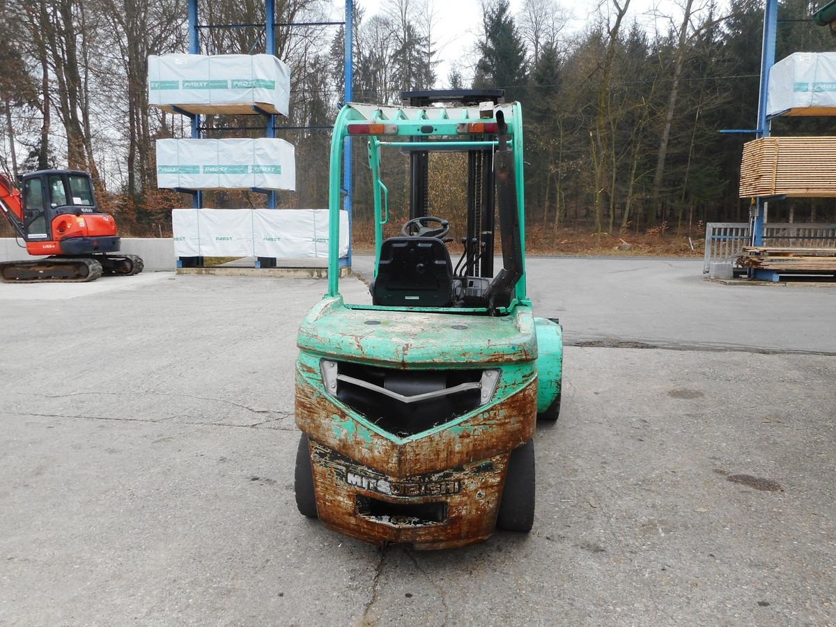 Frontstapler des Typs Mitsubishi FD35N mit Zwillingreifen und breiten Gabelträger, Gebrauchtmaschine in St. Nikolai ob Draßling (Bild 3)