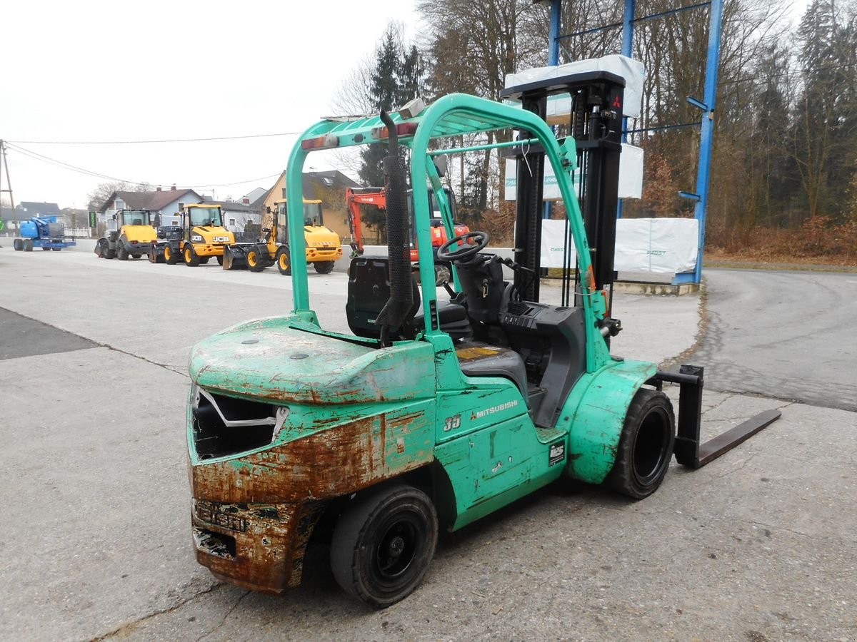 Frontstapler des Typs Mitsubishi FD35N mit Zwillingreifen und breiten Gabelträger, Gebrauchtmaschine in St. Nikolai ob Draßling (Bild 4)