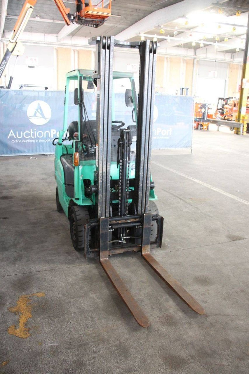 Frontstapler типа Mitsubishi FG18NT, Gebrauchtmaschine в Antwerpen (Фотография 4)