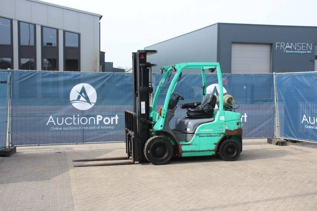 Frontstapler Türe ait Mitsubishi FG25N, Gebrauchtmaschine içinde Antwerpen (resim 1)