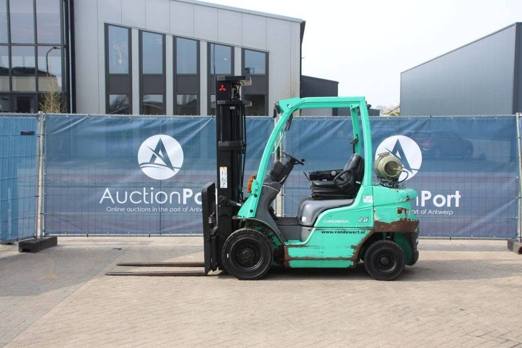 Frontstapler Türe ait Mitsubishi FG25N, Gebrauchtmaschine içinde Antwerpen (resim 2)