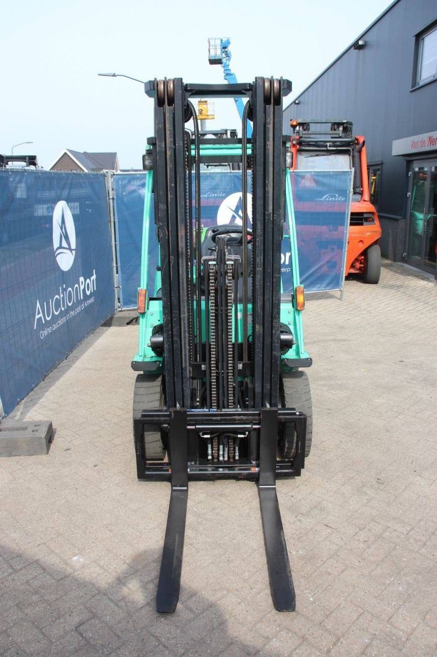 Frontstapler typu Mitsubishi FG25N, Gebrauchtmaschine w Antwerpen (Zdjęcie 8)