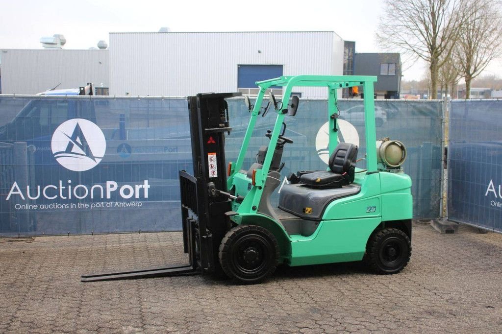 Frontstapler van het type Mitsubishi FG25NT, Gebrauchtmaschine in Antwerpen (Foto 1)