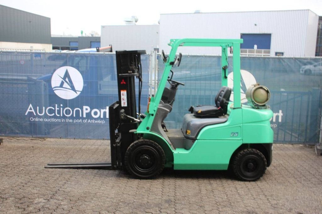 Frontstapler van het type Mitsubishi FG25NT, Gebrauchtmaschine in Antwerpen (Foto 2)