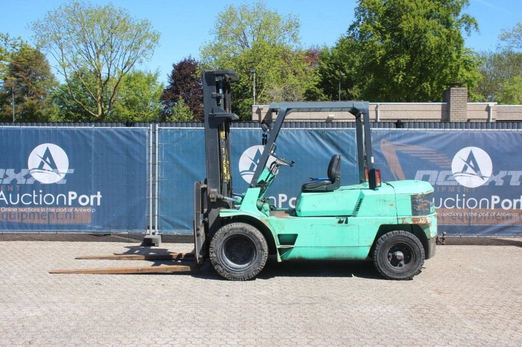 Frontstapler of the type Mitsubishi FG40, Gebrauchtmaschine in Antwerpen (Picture 2)