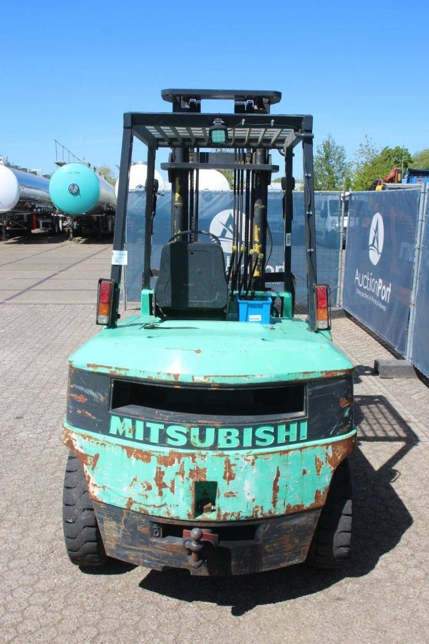 Frontstapler of the type Mitsubishi FG40, Gebrauchtmaschine in Antwerpen (Picture 4)