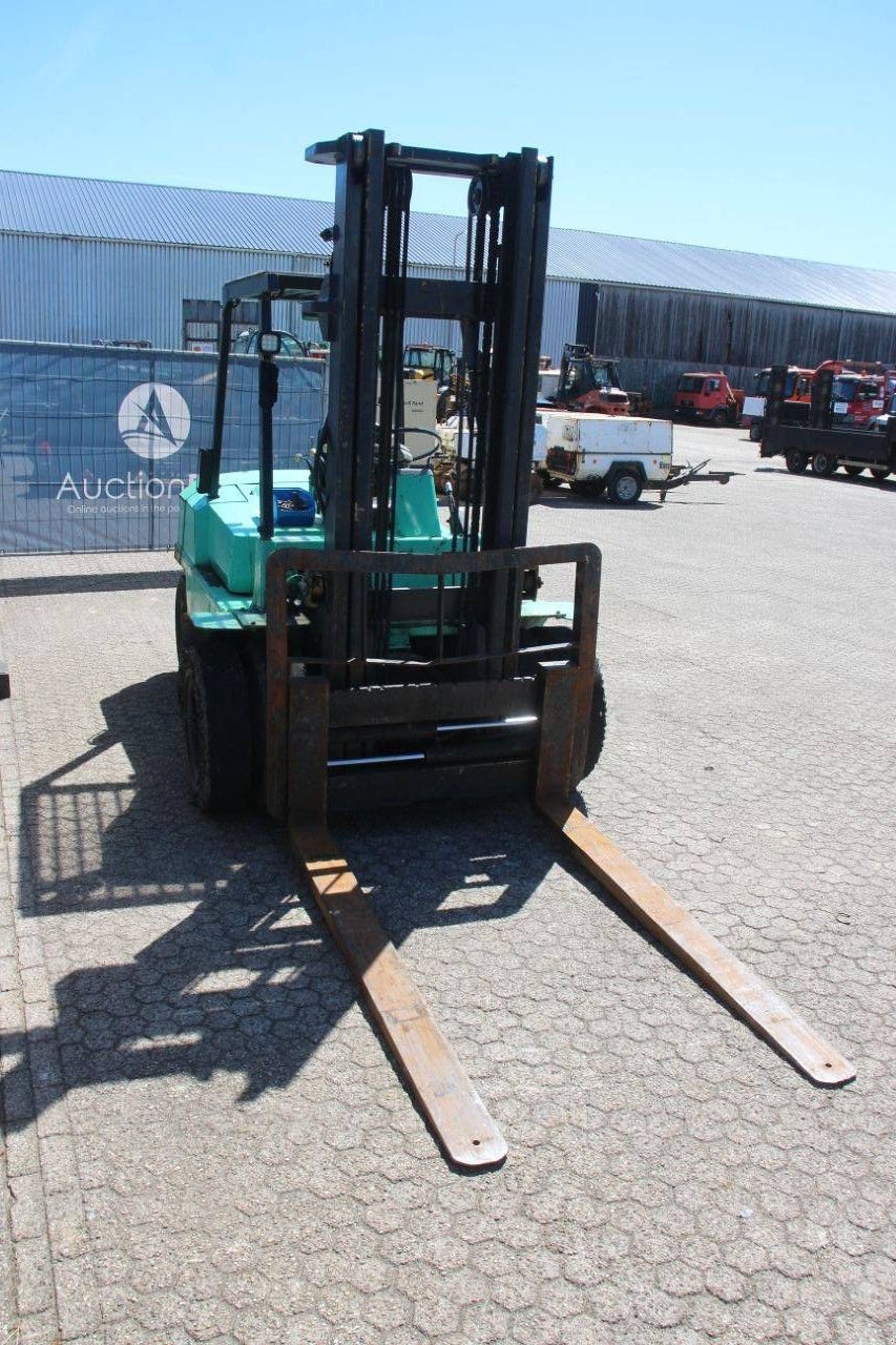 Frontstapler of the type Mitsubishi FG40, Gebrauchtmaschine in Antwerpen (Picture 7)