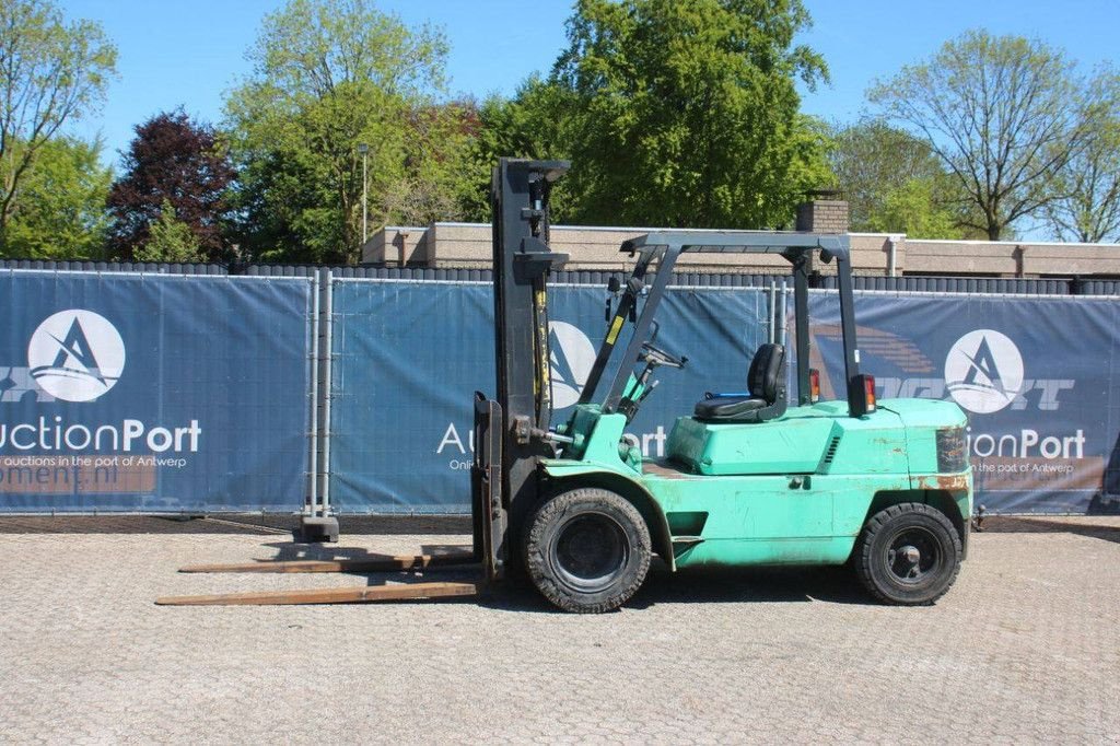 Frontstapler of the type Mitsubishi FG40, Gebrauchtmaschine in Antwerpen (Picture 1)