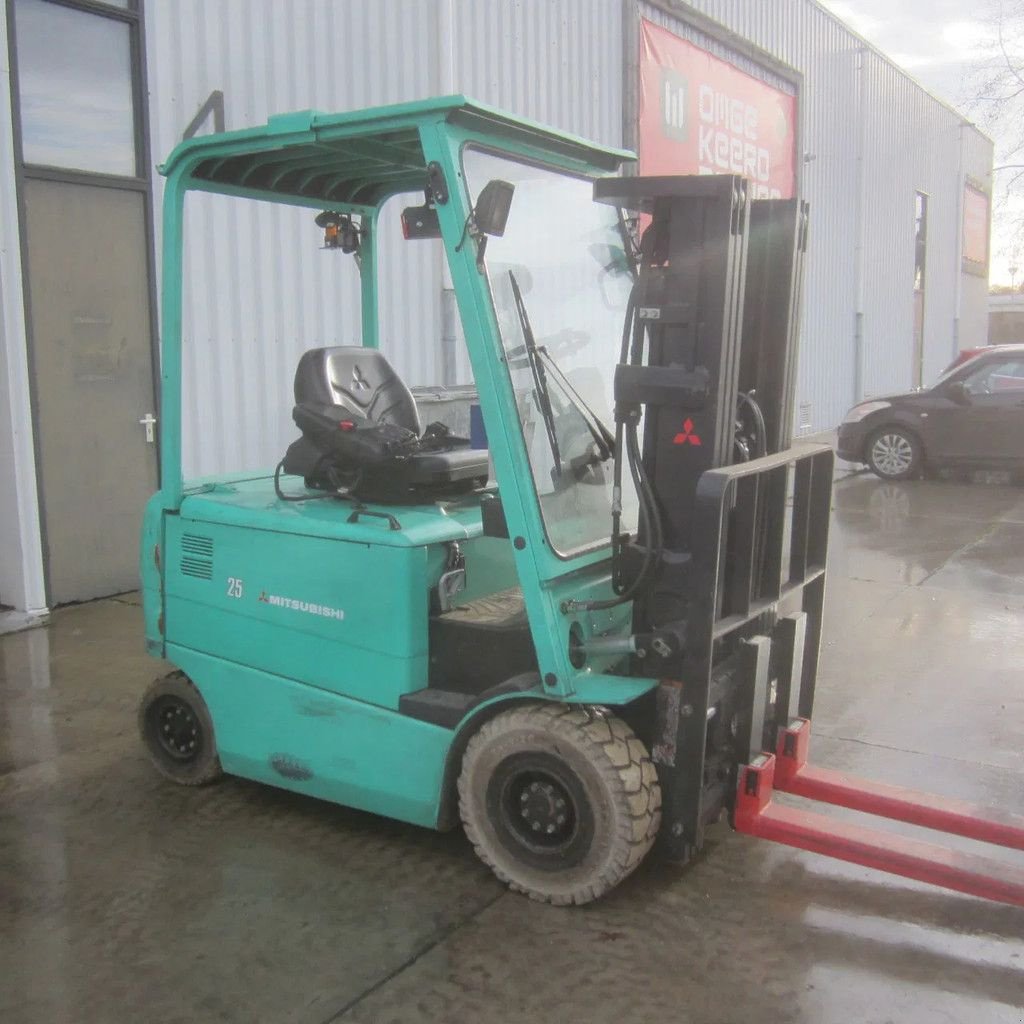 Frontstapler типа Mitsubishi Heftruck FB25K elek., weeginstallatie, triplomast, side shift., Gebrauchtmaschine в Tubbergen (Фотография 3)