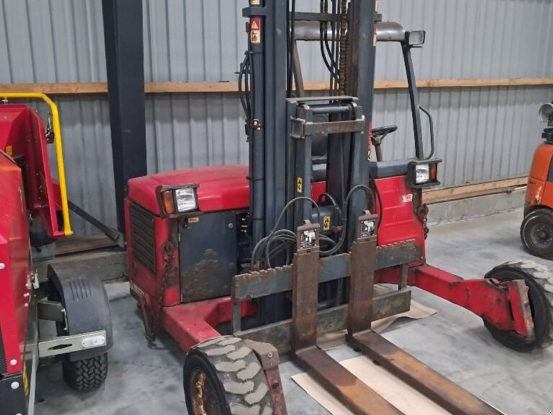 Frontstapler of the type Moffett M4 25.3, Gebrauchtmaschine in Rødovre (Picture 1)