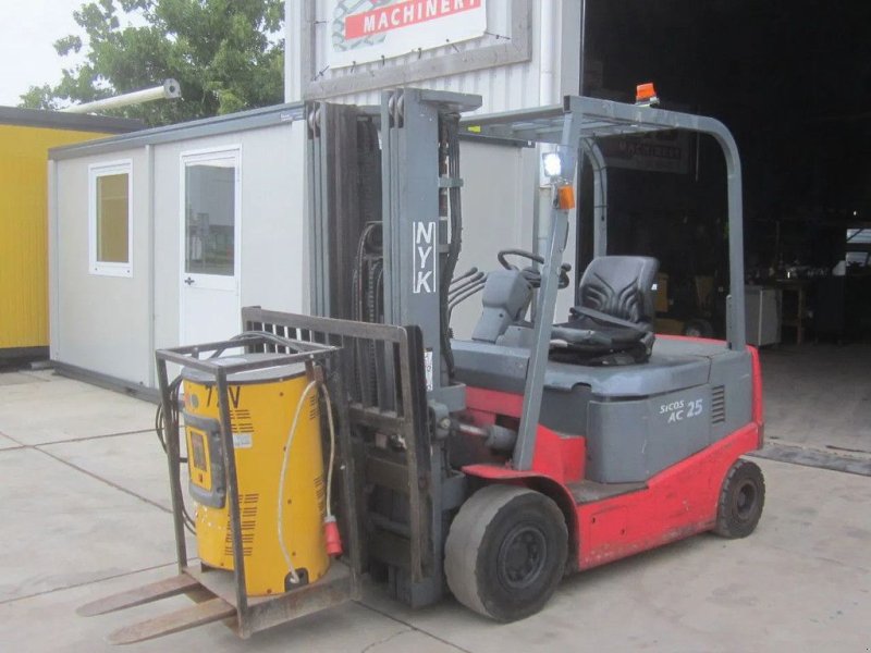 Frontstapler типа Nichiyu Heftruck FPC25PN, elek., triplo, side shift, hydro vorkverstelli, Gebrauchtmaschine в Tubbergen