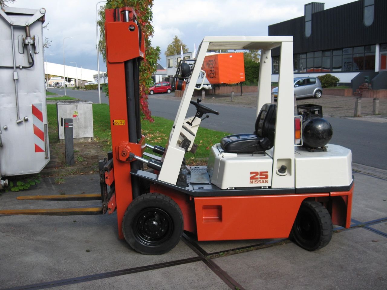 Frontstapler des Typs Nissan -, Gebrauchtmaschine in Oldenzaal (Bild 1)