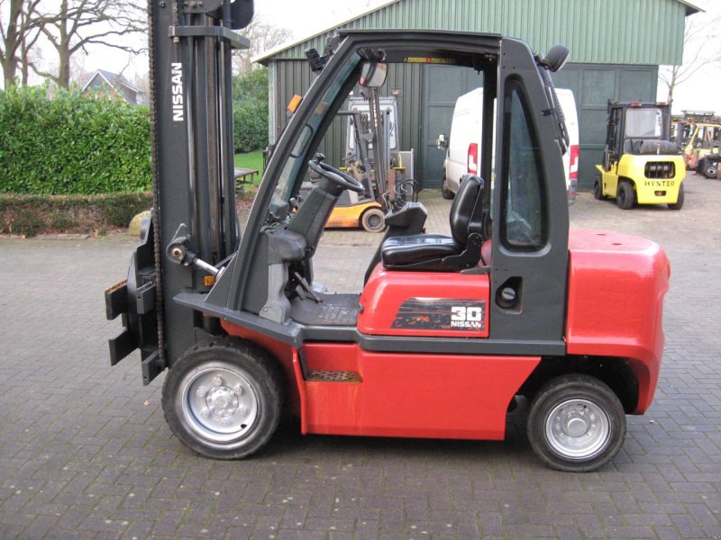 Frontstapler типа Nissan -, Gebrauchtmaschine в Oldenzaal (Фотография 1)