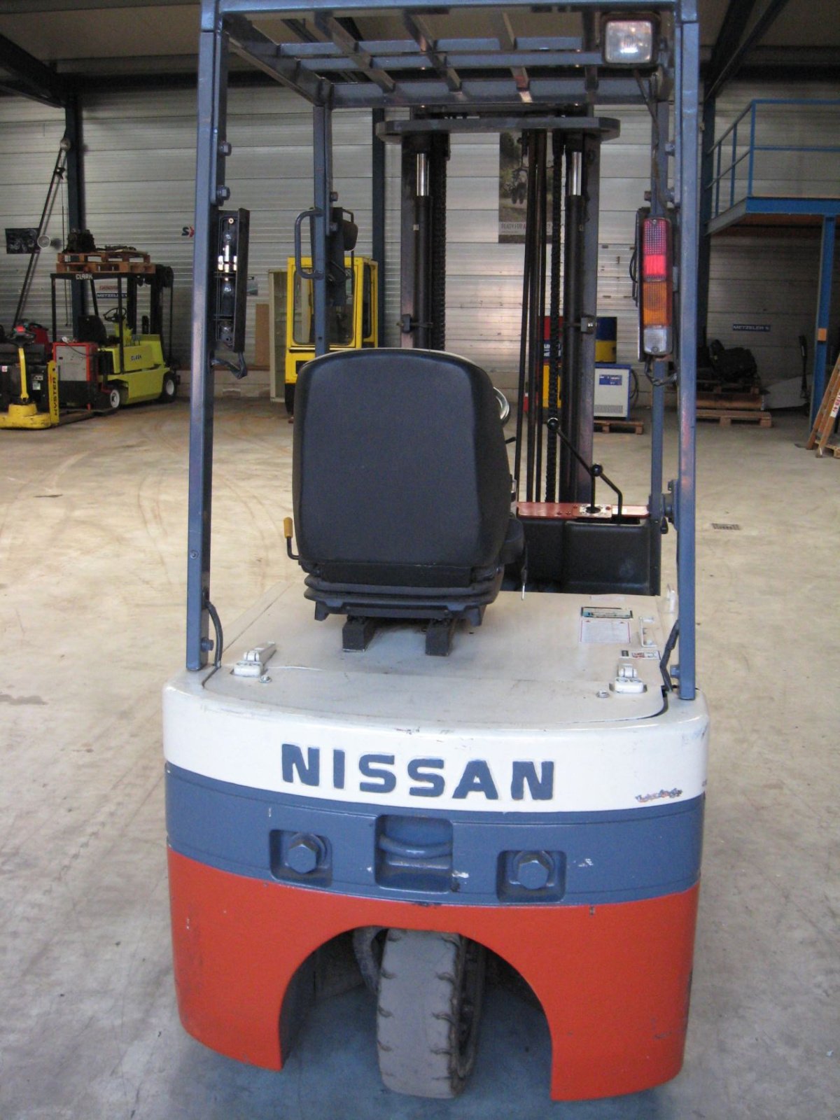 Frontstapler tip Nissan -, Gebrauchtmaschine in Oldenzaal (Poză 4)