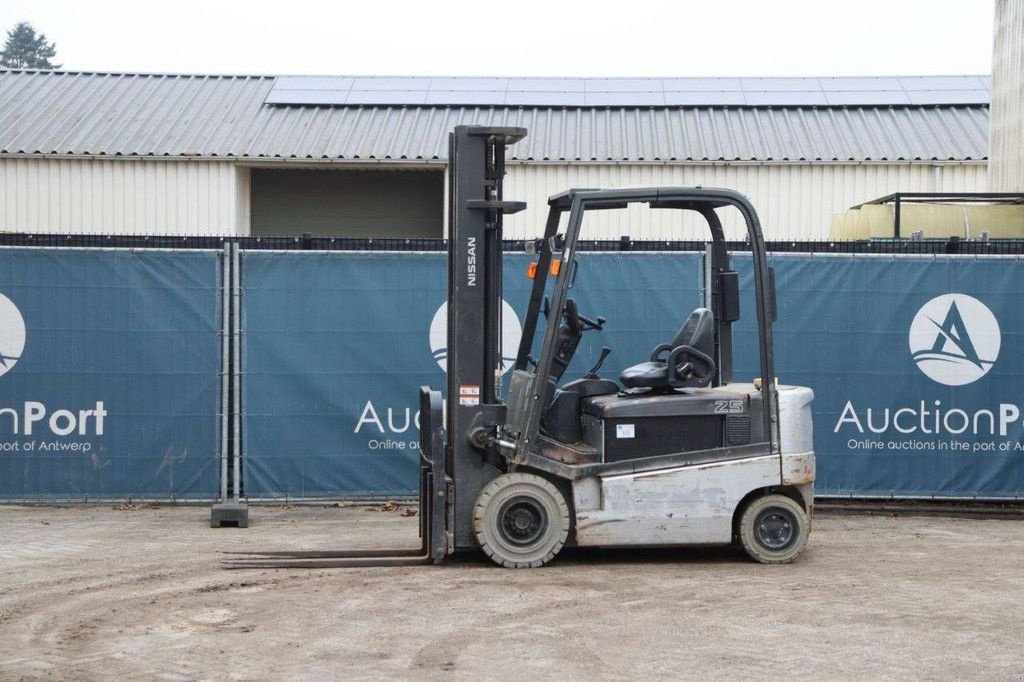 Frontstapler типа Nissan 1Q2L25Q, Gebrauchtmaschine в Antwerpen (Фотография 1)