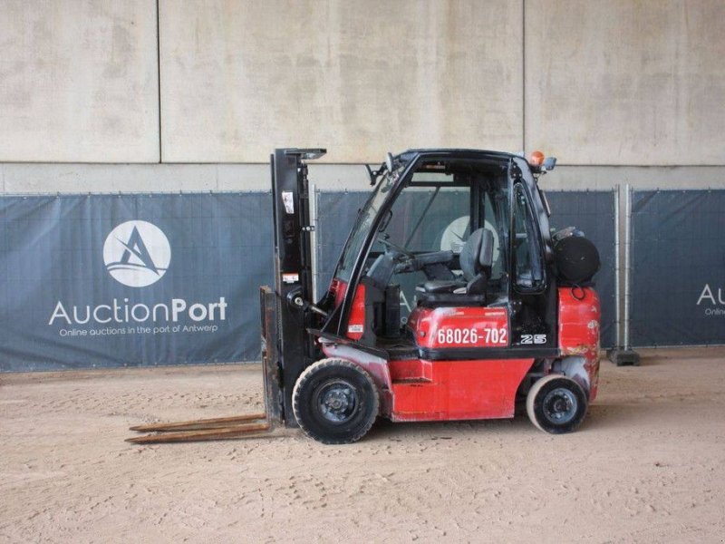 Frontstapler of the type Nissan 25, Gebrauchtmaschine in Antwerpen (Picture 1)