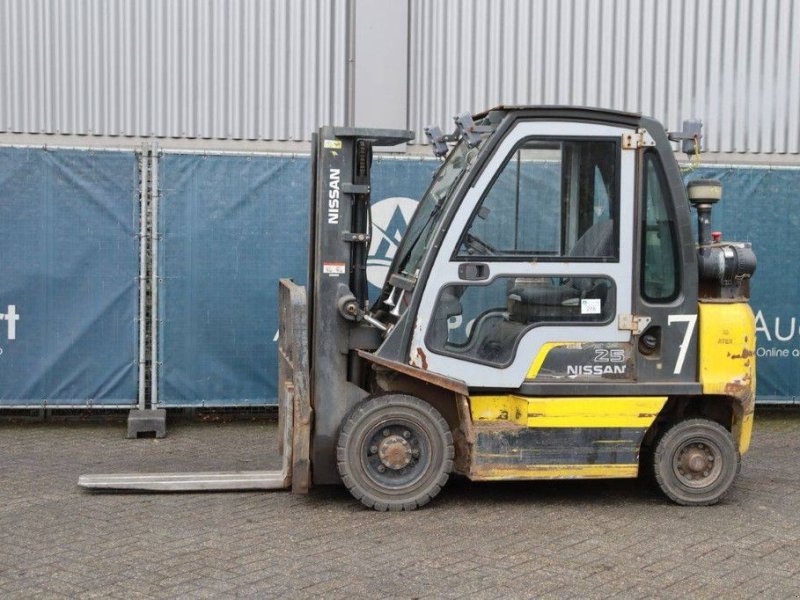 Frontstapler типа Nissan 25, Gebrauchtmaschine в Antwerpen (Фотография 1)