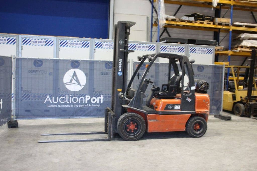 Frontstapler tipa Nissan 30, Gebrauchtmaschine u Antwerpen (Slika 1)