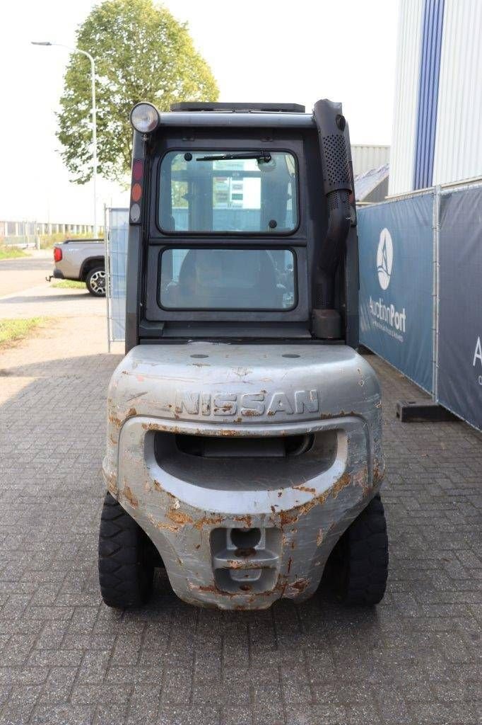 Frontstapler del tipo Nissan 30, Gebrauchtmaschine In Antwerpen (Immagine 5)
