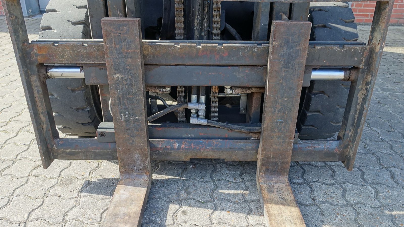 Frontstapler of the type Nissan Atlet Y1D2A25T // 2500 kg. Diesel // Kun 1275 timer, Gebrauchtmaschine in Skive (Picture 7)