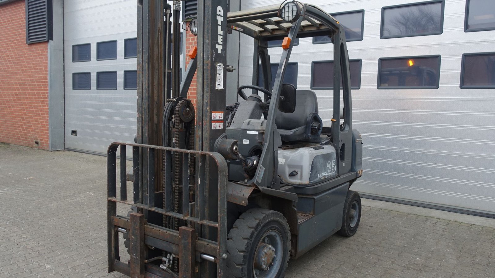 Frontstapler типа Nissan Atlet Y1D2A25T  // 2500 kg. Diesel // Kun 1275 timer, Gebrauchtmaschine в Skive (Фотография 3)