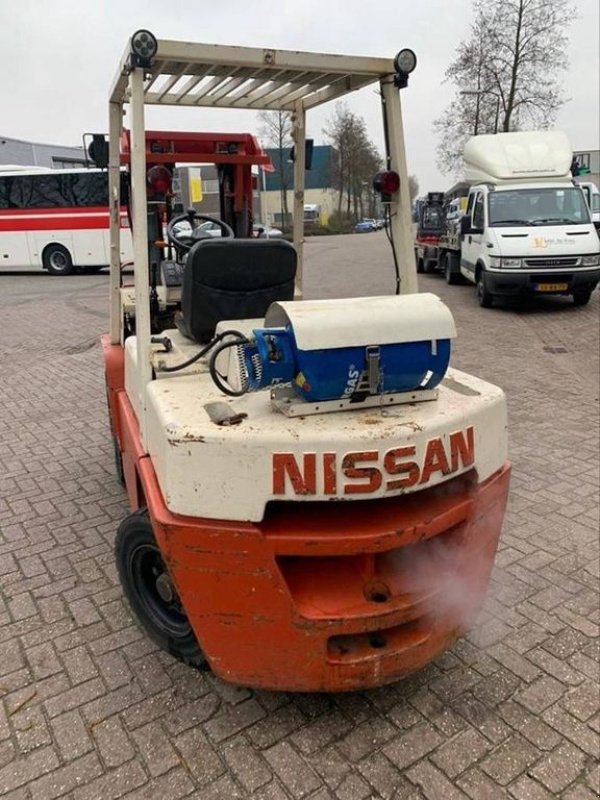 Frontstapler des Typs Nissan BF03, Gebrauchtmaschine in Hardinxveld-Giessendam (Bild 2)