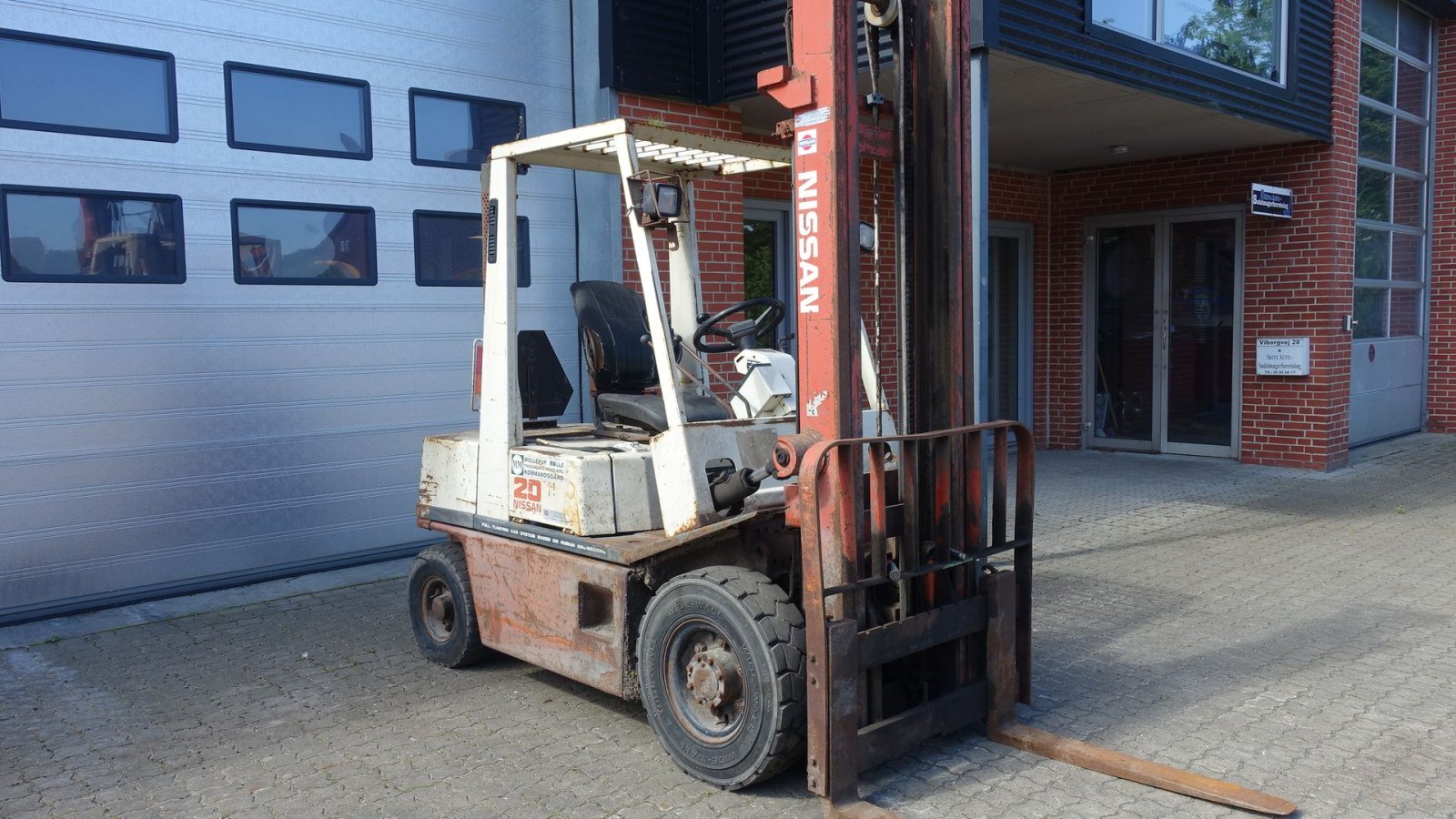 Frontstapler of the type Nissan EH02 A 20U // 2000 kg diesel, Gebrauchtmaschine in Skive (Picture 1)