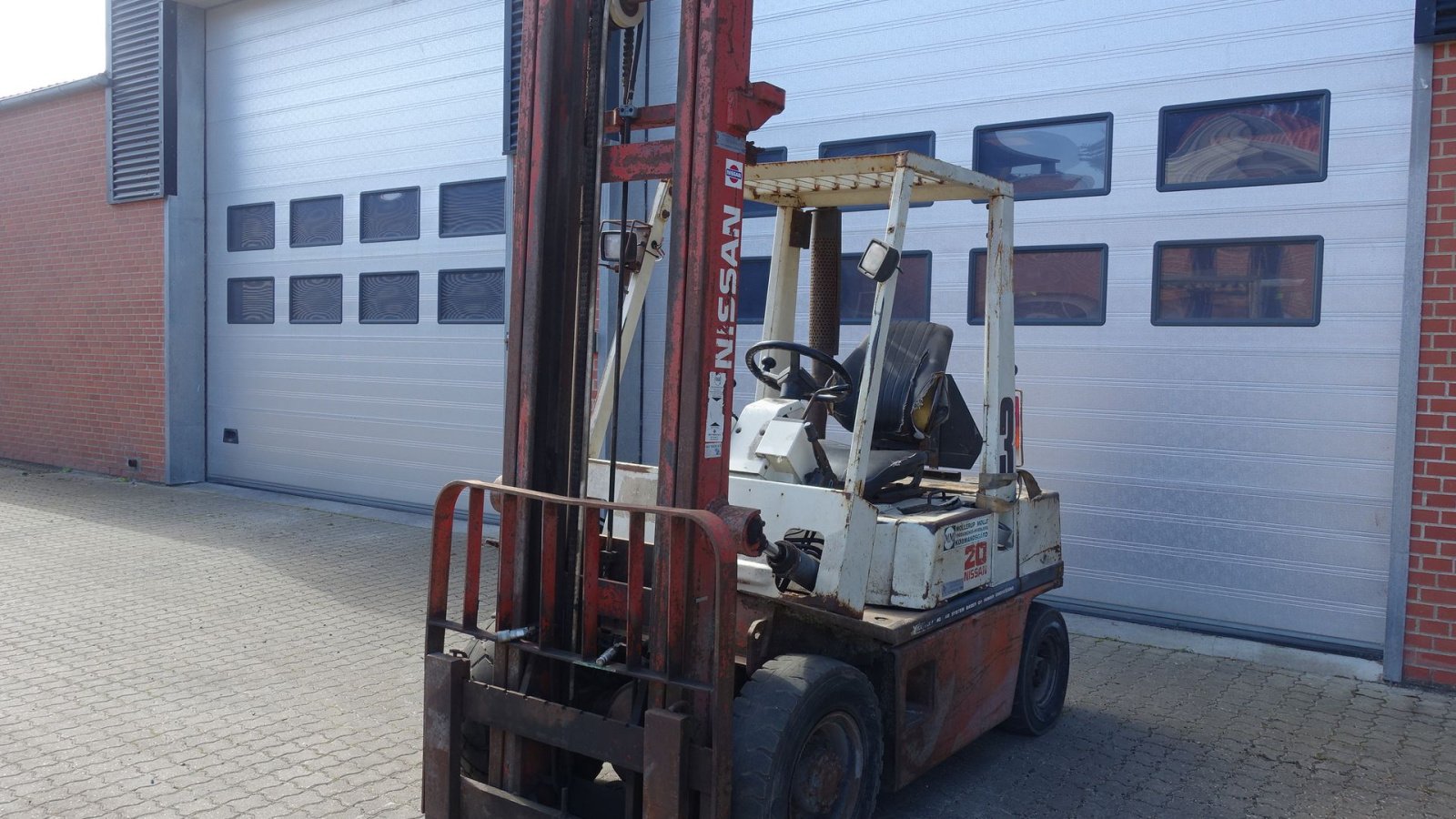 Frontstapler of the type Nissan EH02 A 20U // 2000 kg diesel, Gebrauchtmaschine in Skive (Picture 2)