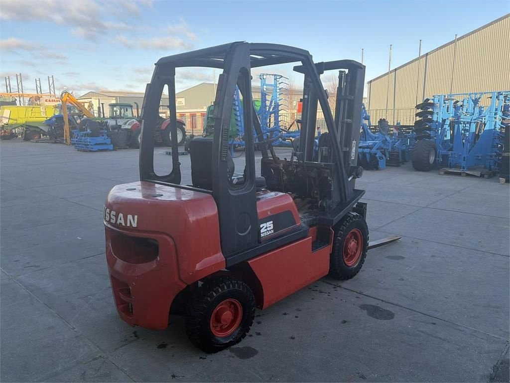 Frontstapler of the type Nissan FD02A25Q Heftruck, Gebrauchtmaschine in Bant (Picture 8)
