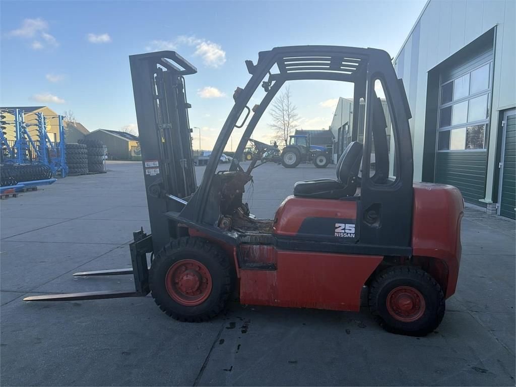Frontstapler of the type Nissan FD02A25Q Heftruck, Gebrauchtmaschine in Bant (Picture 11)