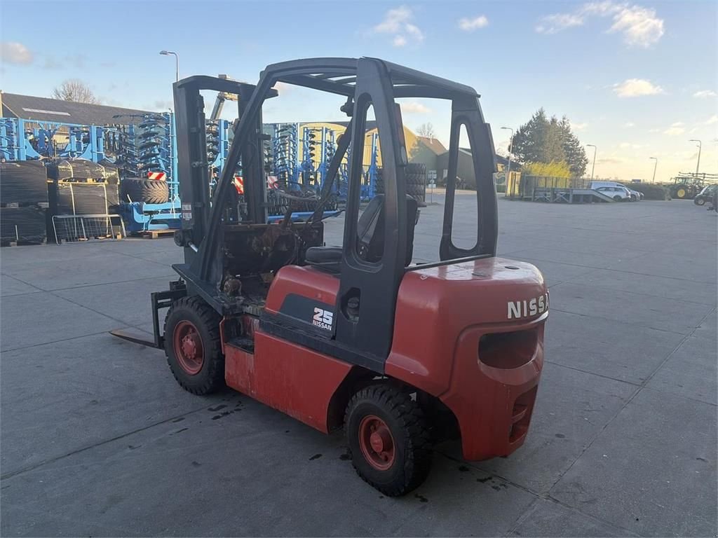 Frontstapler of the type Nissan FD02A25Q Heftruck, Gebrauchtmaschine in Bant (Picture 10)