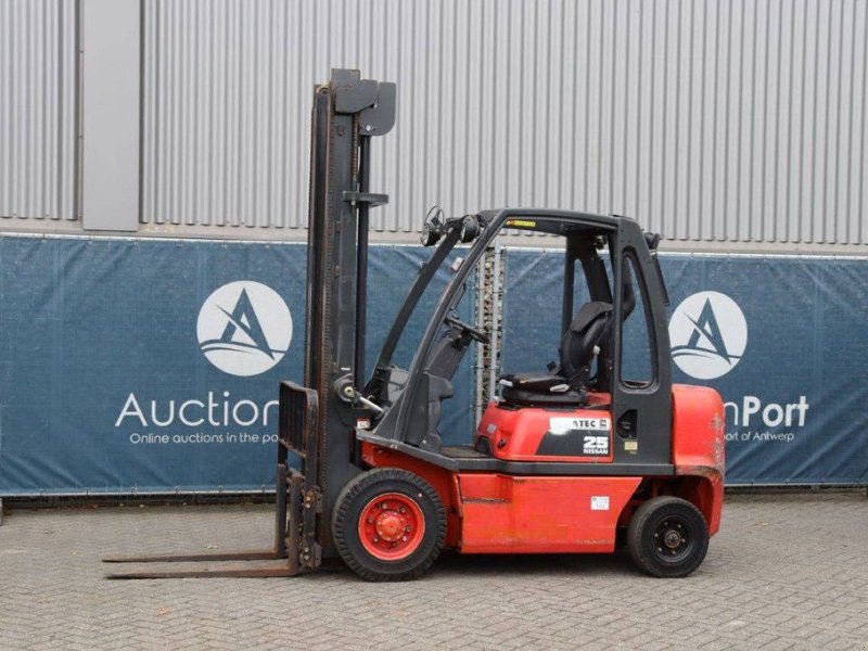 Frontstapler des Typs Nissan FD02A25Q, Gebrauchtmaschine in Antwerpen (Bild 1)