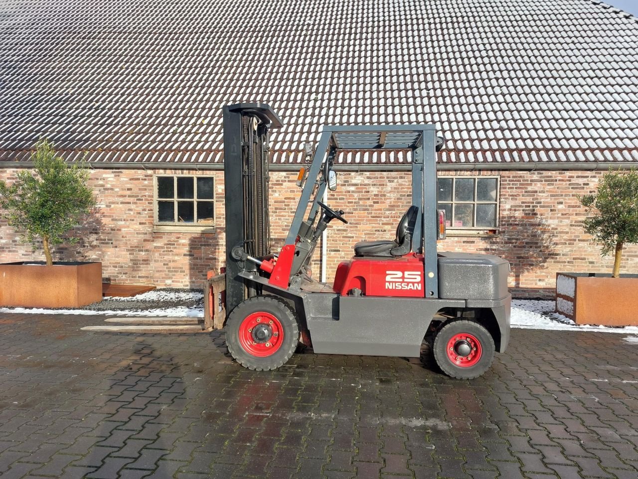 Frontstapler za tip Nissan FD25, Gebrauchtmaschine u Nijelamer (Slika 1)