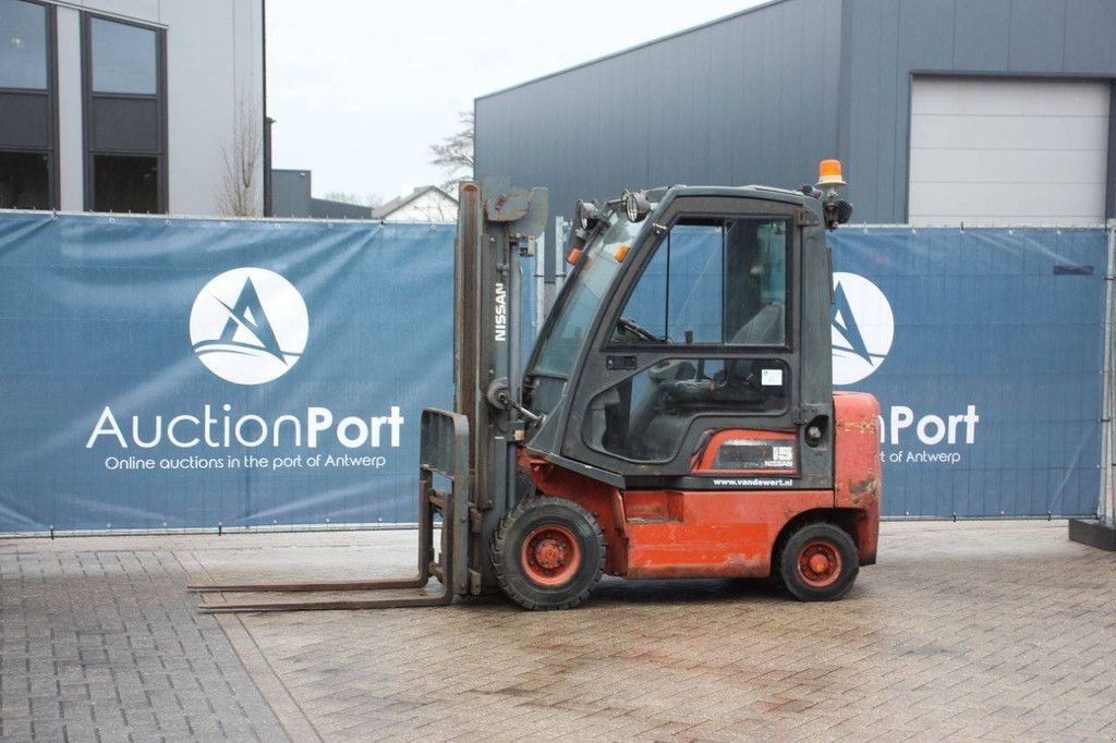 Frontstapler of the type Nissan FDGTA150, Gebrauchtmaschine in Antwerpen (Picture 1)
