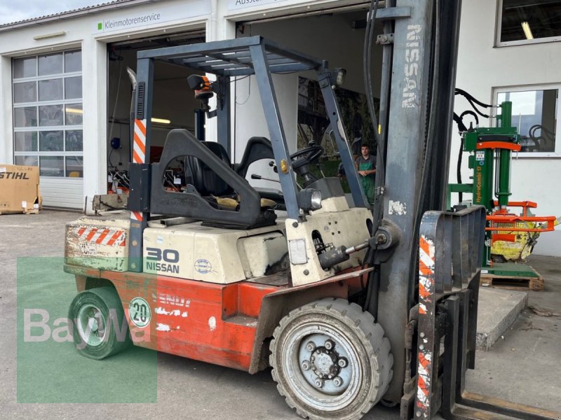 Frontstapler typu Nissan FGJ 02 A30 U, Gebrauchtmaschine v Dinkelsbühl (Obrázok 1)