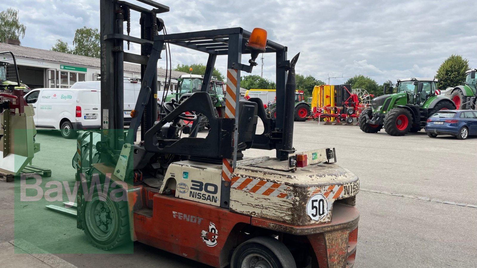 Frontstapler des Typs Nissan FGJ 02 A30 U, Gebrauchtmaschine in Dinkelsbühl (Bild 2)
