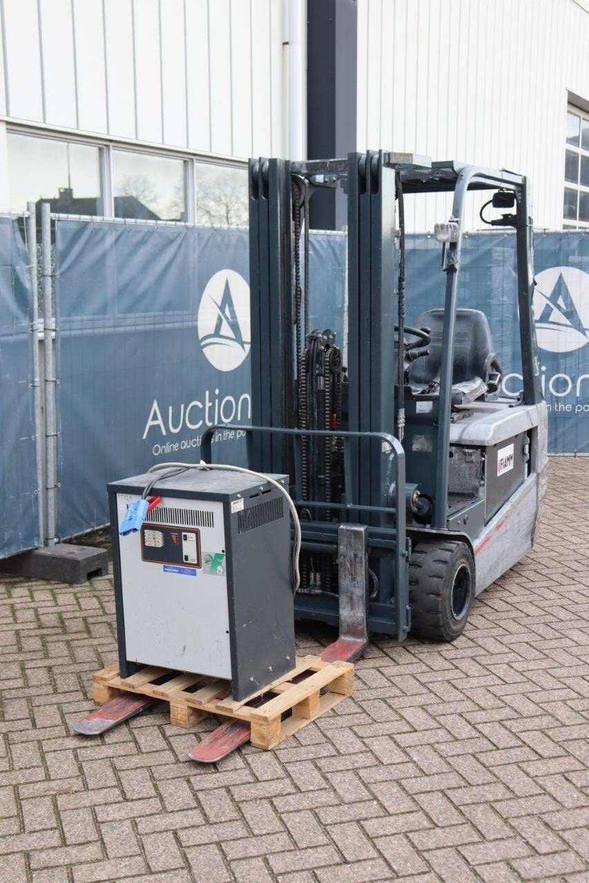 Frontstapler des Typs Nissan G1N1L18Q, Gebrauchtmaschine in Antwerpen (Bild 10)