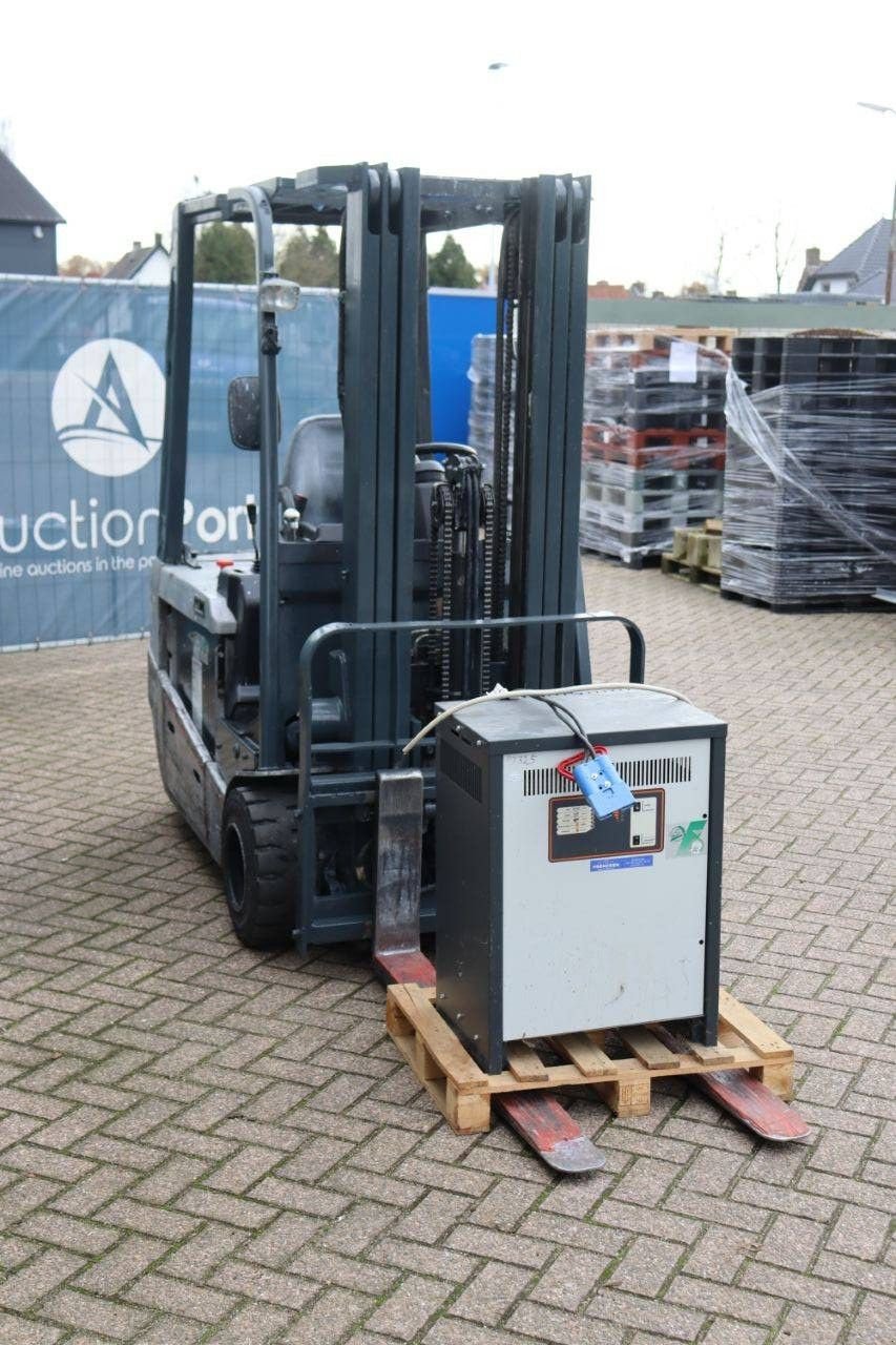 Frontstapler des Typs Nissan G1N1L18Q, Gebrauchtmaschine in Antwerpen (Bild 8)