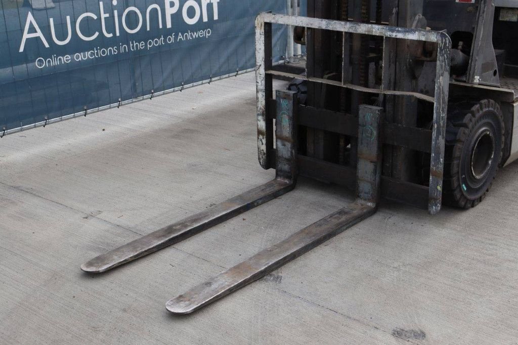 Frontstapler del tipo Nissan P1B2, Gebrauchtmaschine In Antwerpen (Immagine 11)