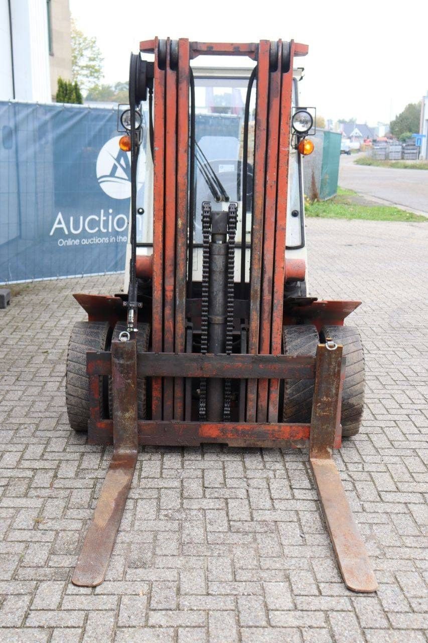 Frontstapler des Typs Nissan RHG02 A 30U, Gebrauchtmaschine in Antwerpen (Bild 9)