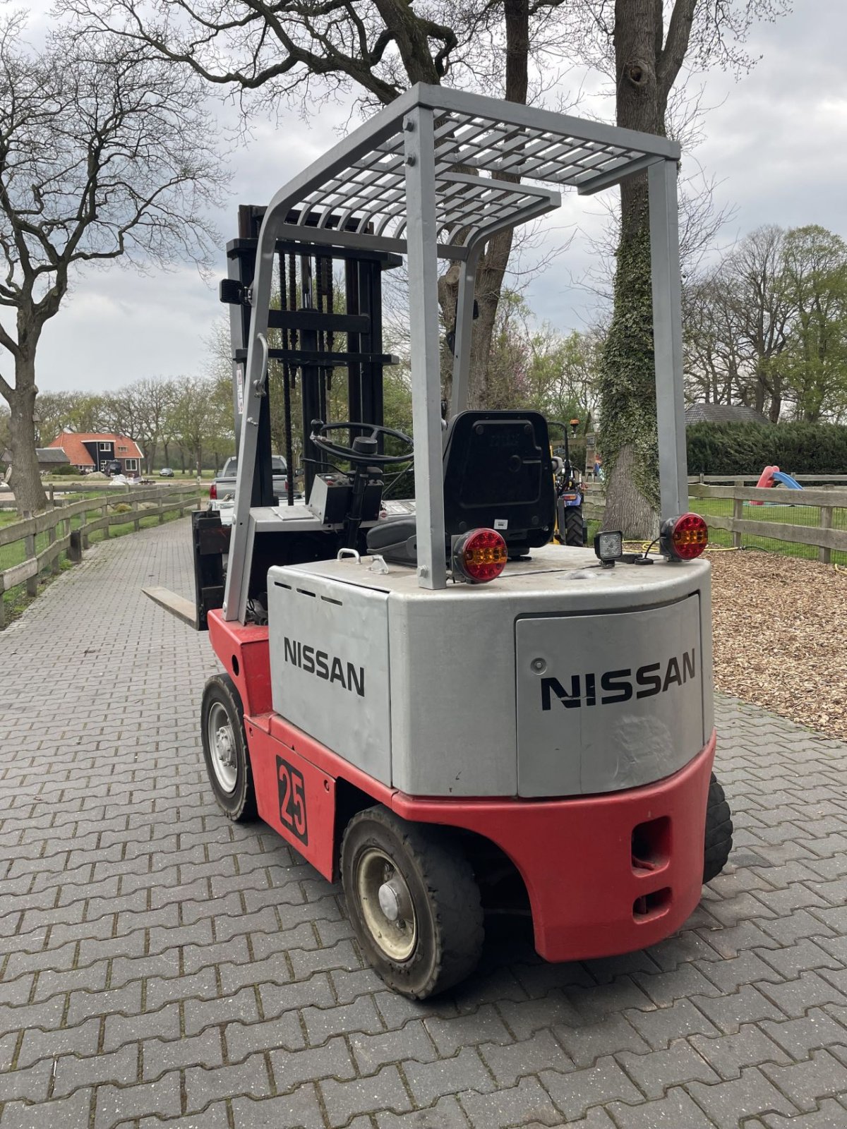 Frontstapler des Typs Nissan UB02L25U, Gebrauchtmaschine in Eursinge (Bild 10)