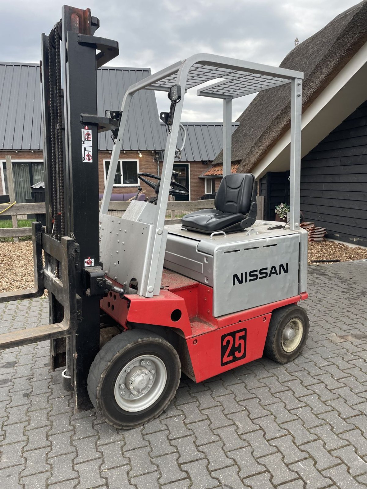 Frontstapler des Typs Nissan UB02L25U, Gebrauchtmaschine in Eursinge (Bild 1)