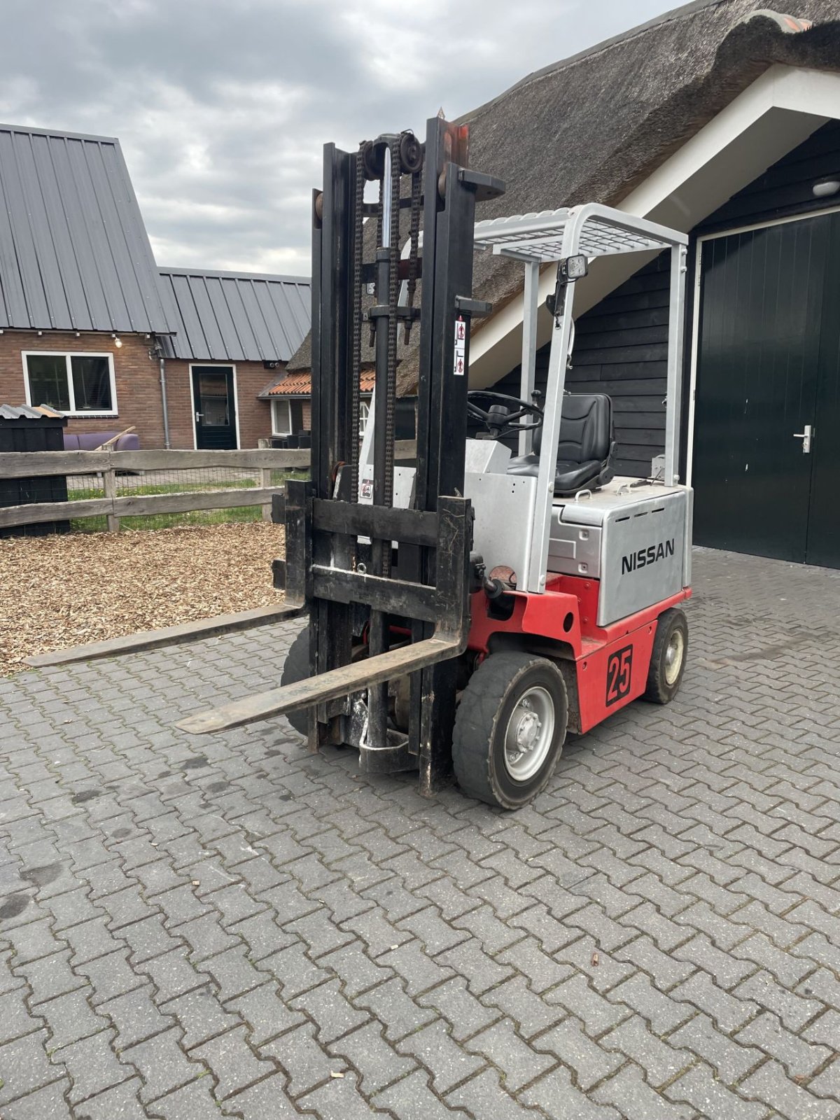 Frontstapler des Typs Nissan UB02L25U, Gebrauchtmaschine in Eursinge (Bild 2)