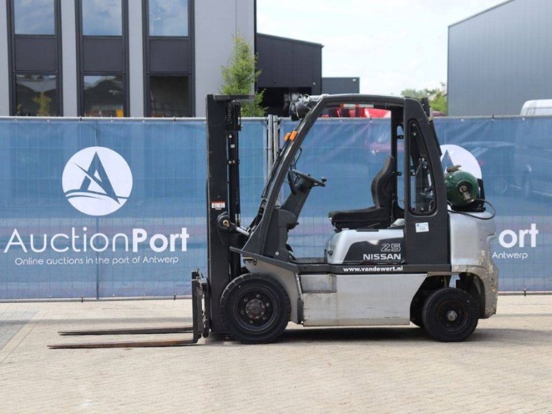 Frontstapler типа Nissan UD02A25PQ, Gebrauchtmaschine в Antwerpen (Фотография 1)