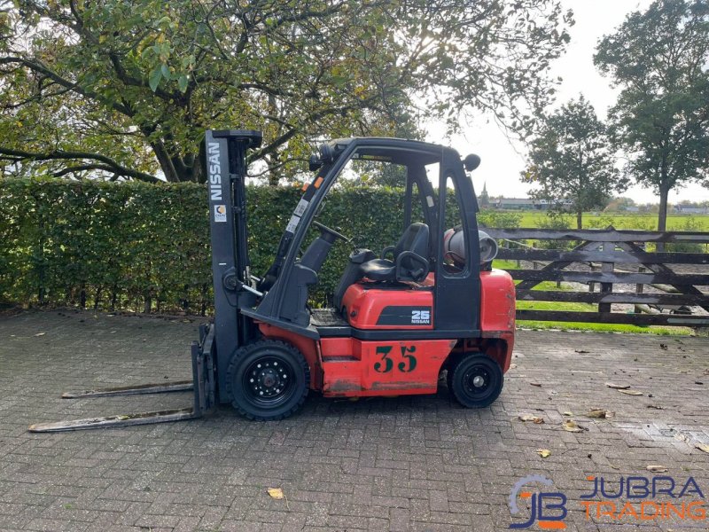Frontstapler des Typs Nissan UD02A25PQ, Gebrauchtmaschine in Buggenum (Bild 1)